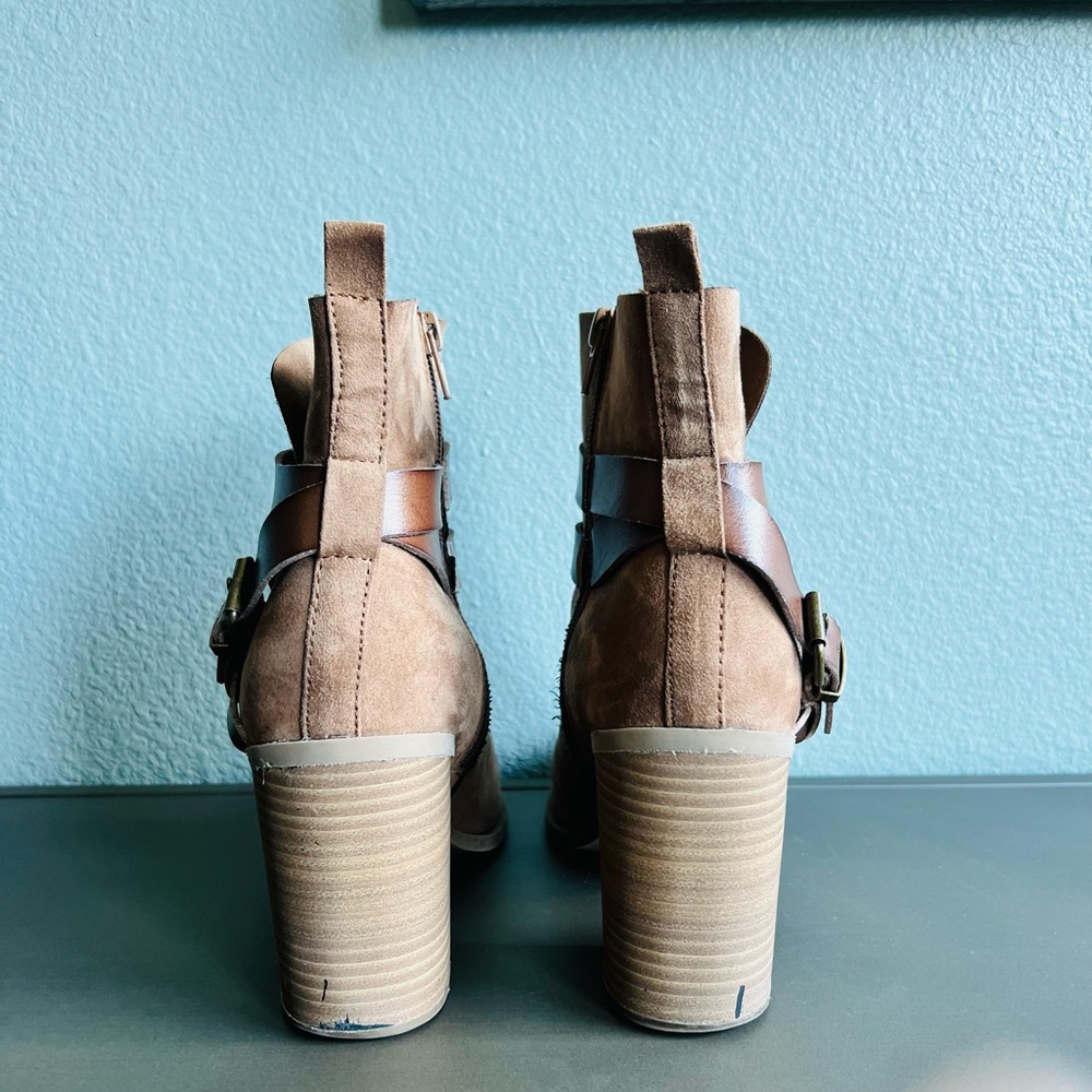 {Madden Girl} Booties - Picture 9 of 9